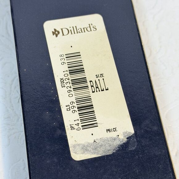 Waterman Matte Burgundy Twist Ball Point Pen - Picture 15 of 16